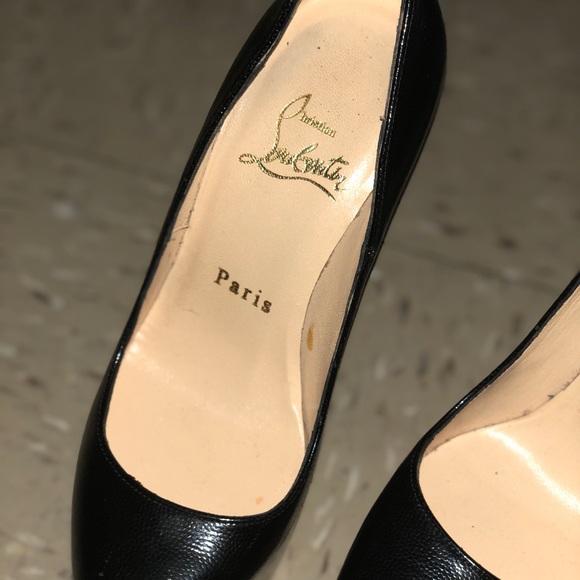 Christian Louboutin - Picture 3 of 3